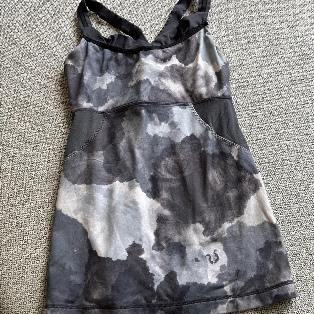 Lululemon Athletica Black and Gray Patterned Dress